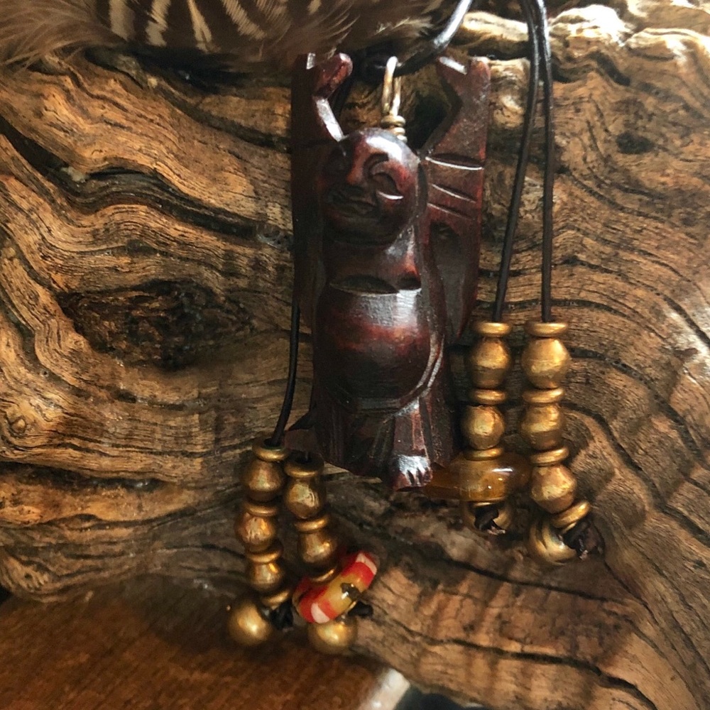 Vintage wood Buddha pendant necklace!